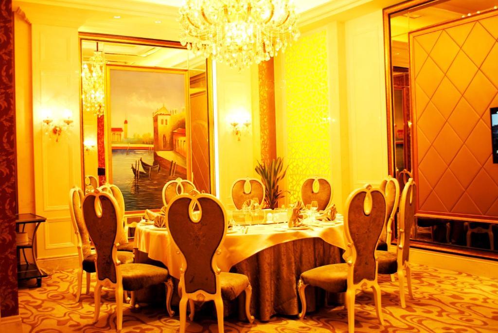 Datong Weidu International Hotel Екстериор снимка