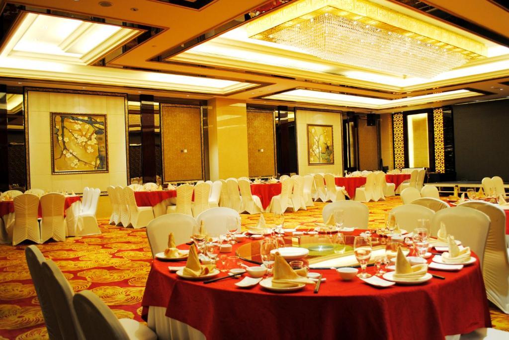 Datong Weidu International Hotel Екстериор снимка