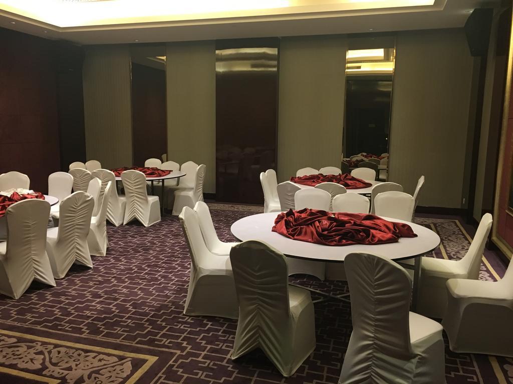 Datong Weidu International Hotel Екстериор снимка